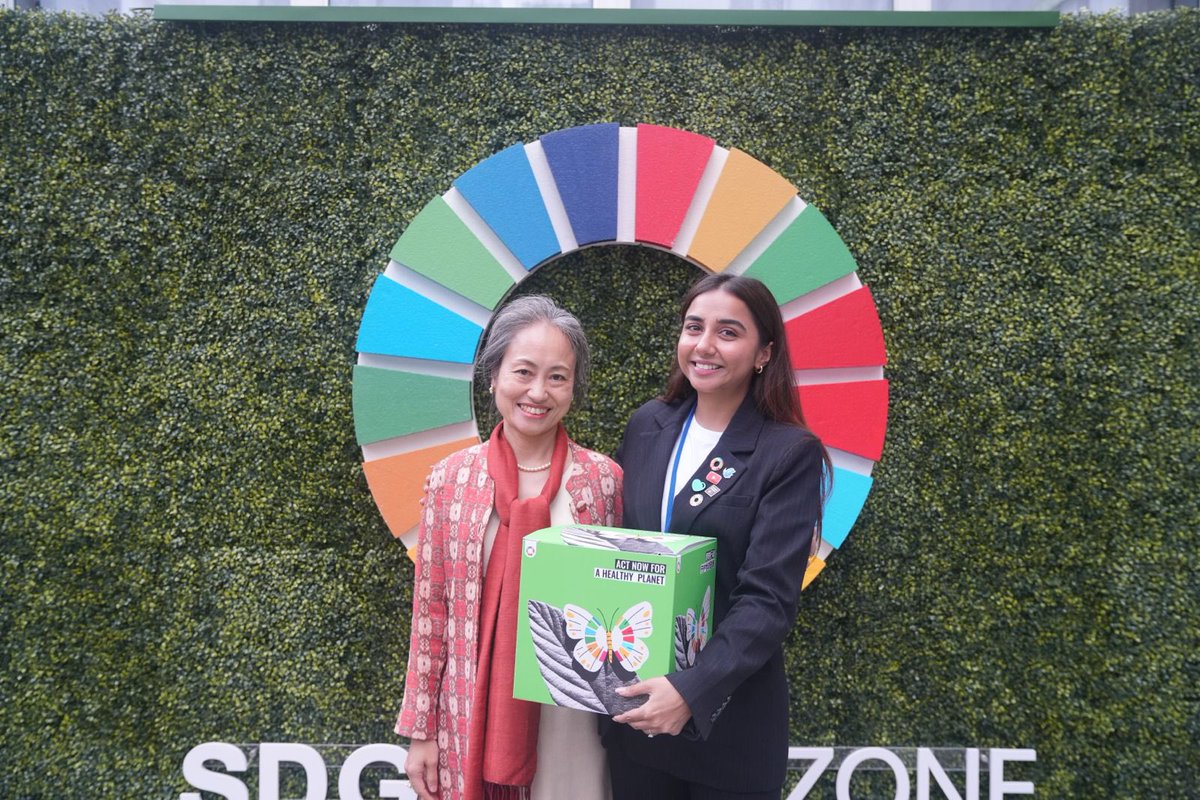 shokonoda's tweet photo. Delighted to catch up with/ @UNDP 🇮🇳 Youth Climate Champion Prajakta Koli @iamMostlySane at #UNGA

Proud to see her at @UN in #NYC engaging, amplifying and advocating for #ClimateAction &amp; the #GlobalGoals 🙌🏻.

As always, engaging &amp; inspiring younger audience through her stories. https://t.co/7UFDTHDbro