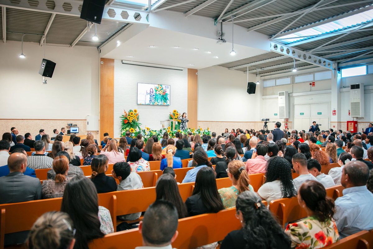 IDMJIoficial's tweet photo. 🇪🇸 Fotografías del Estudio Bíblico realizado por la Hermana María Luisa Piraquive @MLPiraquive en Leganés, Madrid, España, el 14 de septiembre de 2024. Iglesia de Dios Ministerial de Jesucristo Internacional.
https://t.co/0j9u4GOmWq https://t.co/Acq2w8ycyX