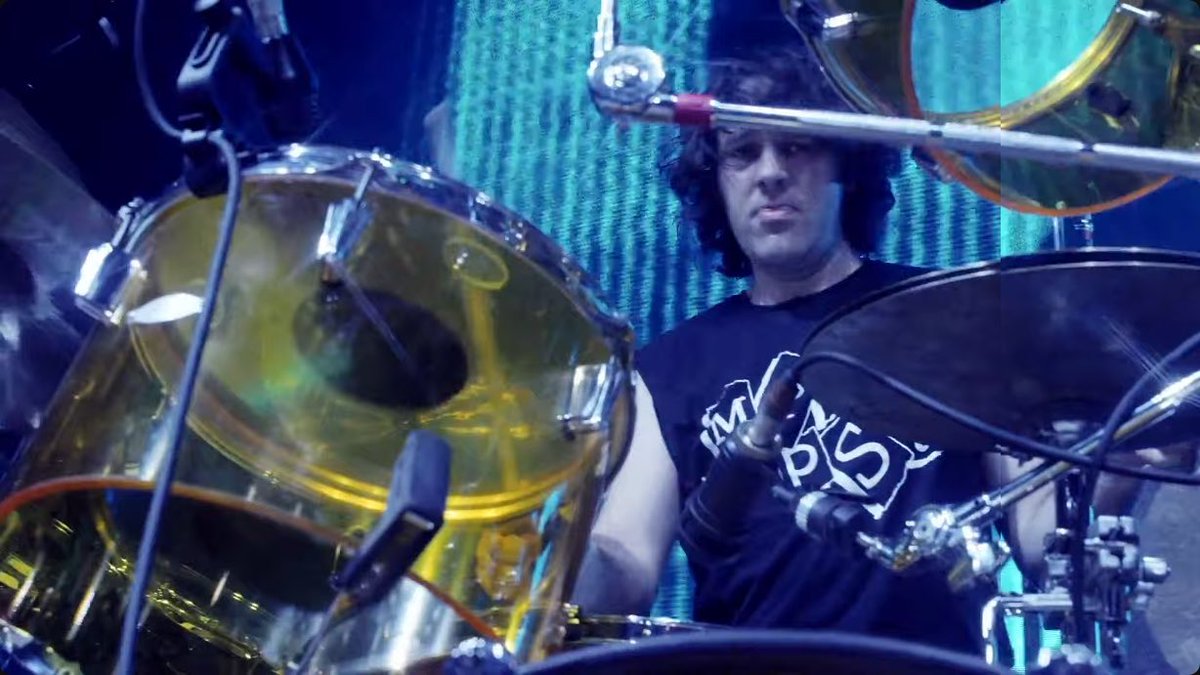 mullet_spirit's tweet photo. I love the specific genre of photo that is Cavs looking approximately one second away from ending it all while drumming https://t.co/dLdpTQVrsm