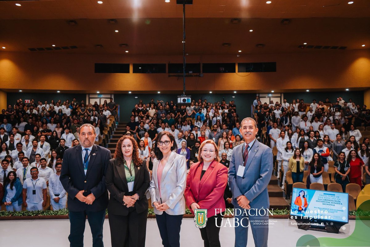 FundacionUABC's tweet photo. 🎉 Reconocimiento a la excelencia 🎉
En el marco de la Conferencia Magistral de @MayraGuerreroMD el Presidente del Consejo Directivo de Fundación UABC, Ing. Jorge Mario Arreola, entregó un reconocimiento en agradecimiento por su participación.

#Meritus2023 #FUABC #AlumniUABC https://t.co/EVlwSF88YV
