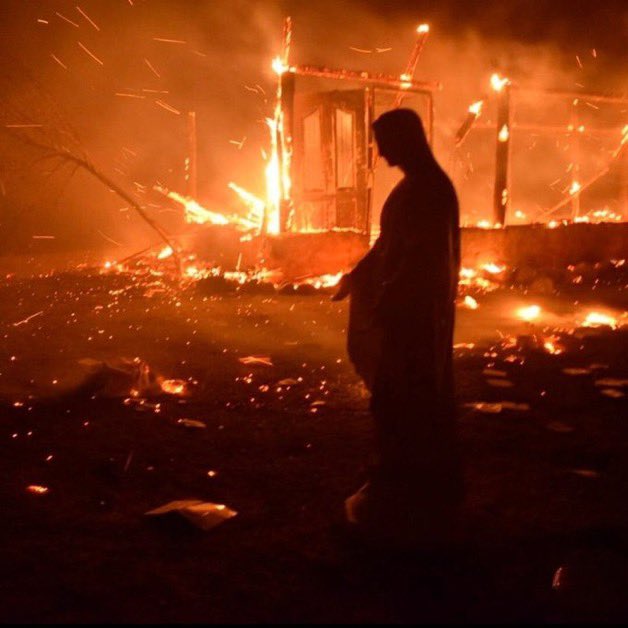 UniCatolicos_es's tweet photo. Incendios forestales devastaron un santuario en Córdoba, Argentina.

Pero la imagen de la Santísima Virgen María, Madre de Dios, permaneció intacta. https://t.co/p6u12g8UzJ