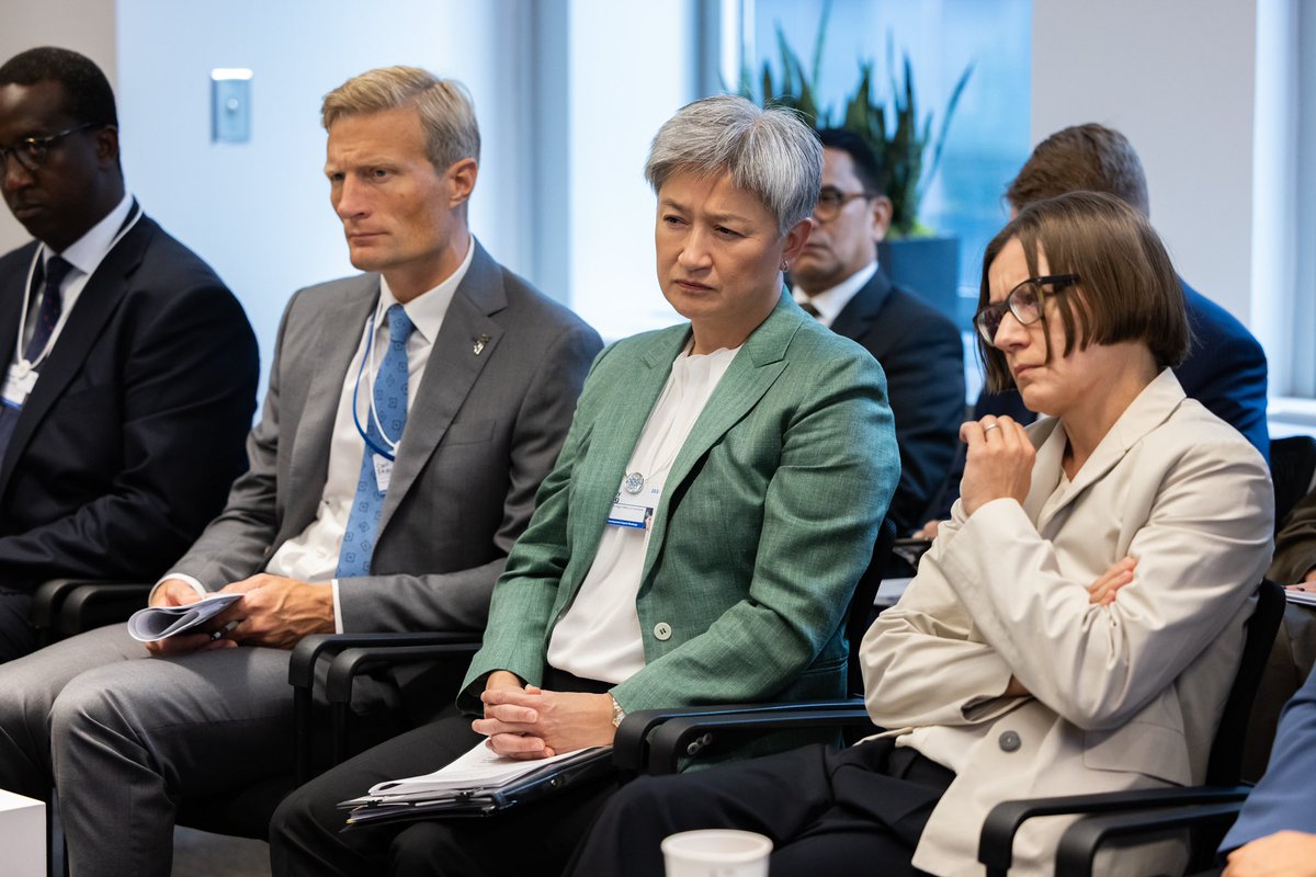 It is important we maintain international focus on the worsening situation in Myanmar.

At the @WEF, I reiterated Australia’s support for ASEAN and UN efforts to find a resolution.

We urge the regime to immediately cease violence and return Myanmar to a democratic path.