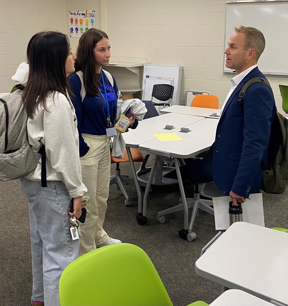 Penn Manor Learning (@pmlearns) on Twitter photo A great night connecting with future teachers at Elizabethtown College. This crew was ready to engage in our New Teacher Toolkit to support student learning! #pmlearns <a href="/EtownCollege/">Elizabethtown College</a> <a href="/pennmanor/">Penn Manor SD</a> A great night connecting with future teachers at Elizabethtown College. This crew was ready to engage in our New Teacher Toolkit to support student learning! #pmlearns <a href="/EtownCollege/">Elizabethtown College</a> <a href="/pennmanor/">Penn Manor SD</a>