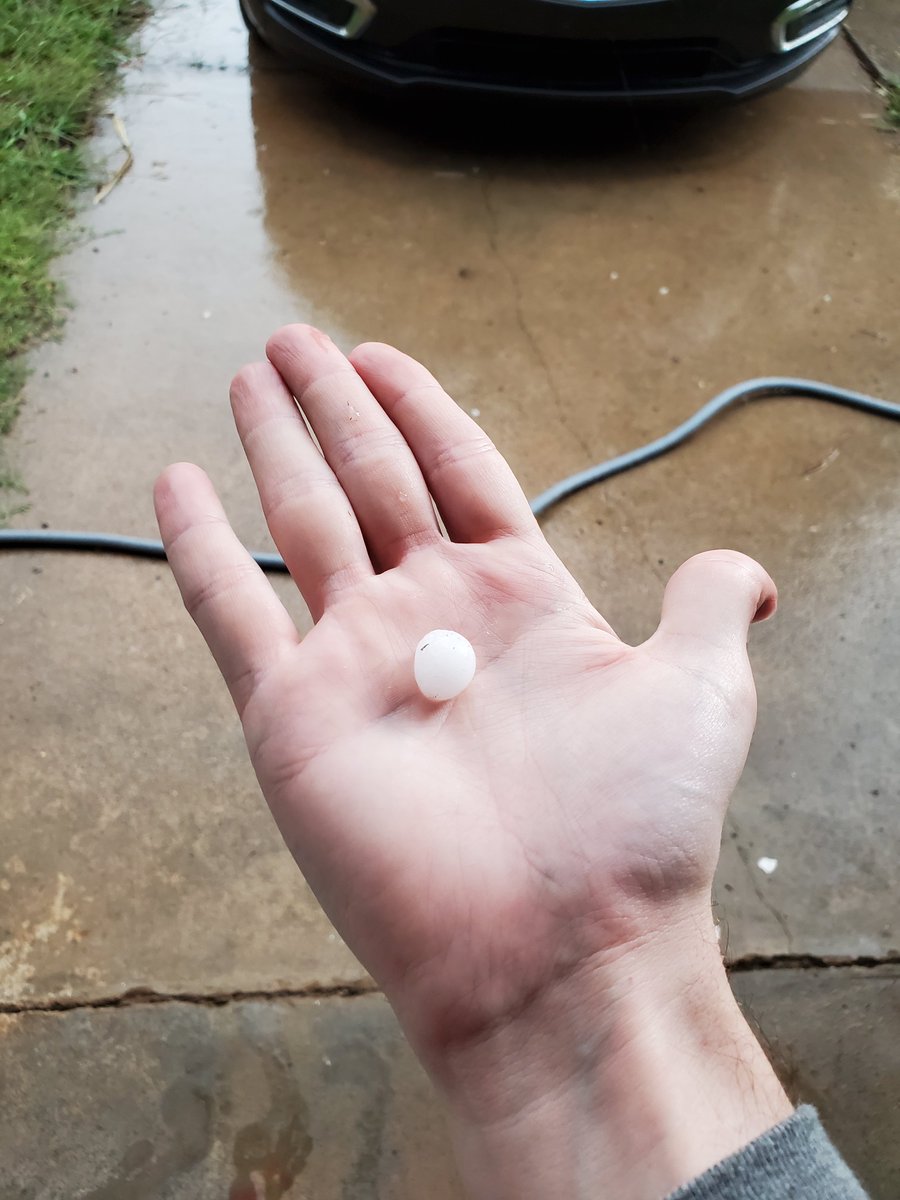 Lordovos's tweet photo. @KOCOZach @koconews NE Oklahoma City right now. https://t.co/3OU8rn9JOl