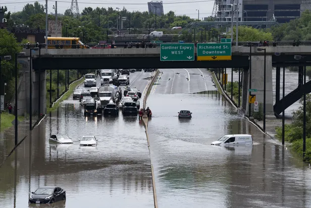mikeflannigan's tweet image. Recorded breaking insurance losses in Canada due to extreme weather during summer 2024. ibc.ca/news-insights/…
Expect even more losses in the future with even more extreme summer weather expected. nature.com/articles/s4159…