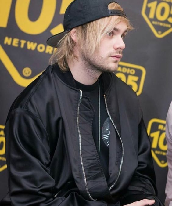 hourly michael (@hourlymgc_) on Twitter photo 