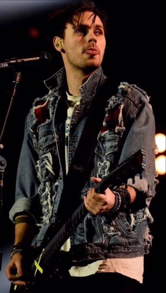 hourly michael (@hourlymgc_) on Twitter photo 