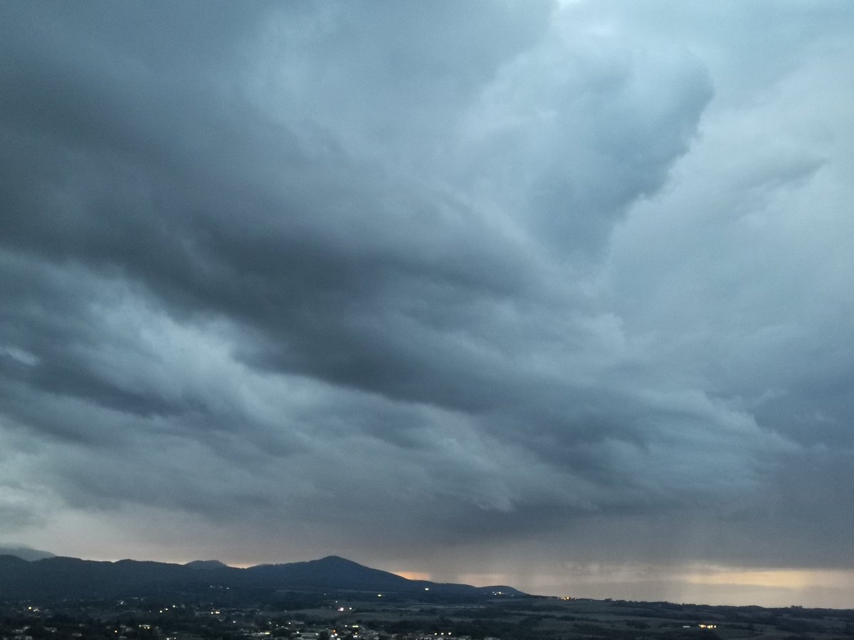 planetizzy7's tweet photo. My photo of the beautiful nature #montain #geophoto #nuages #montagnes #volgoitalia #shotz_of_italia #monti #photographer #naturephotography https://t.co/zZB2R6Es3m