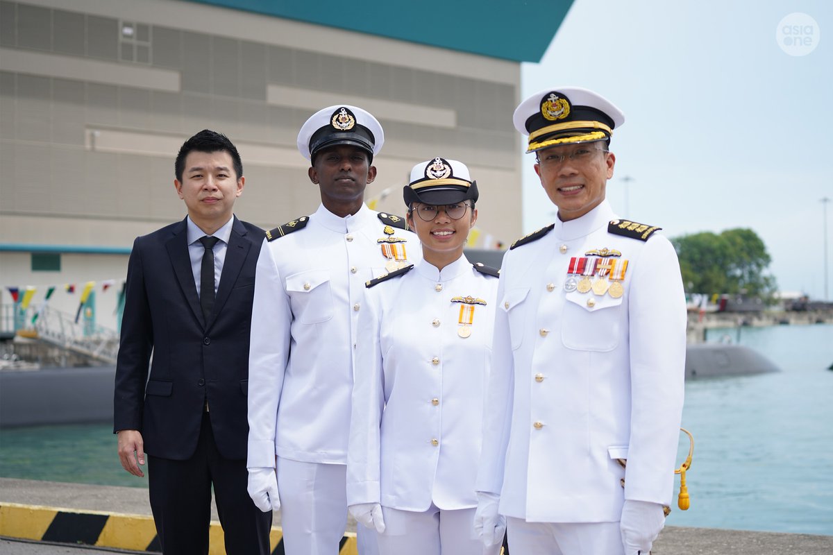 aag_th's tweet photo. 🇸🇬🇩🇪⚓️AAG_th บันทึกประจำวัน: สิงคโปร์ทำพิธีขึ้นระวางประจำการเรือดำน้ำชั้น Invincible สองลำแรก RSS Invincible และ RSS Impeccable 
https://t.co/5MM0jhawgV
#Singapore #Navy @mindefsg #Germany @thyssenkrupp_en #Type218SG #RSSInvincible #RSSImpeccable #Submarine #Warship https://t.co/cRZVY5gjAQ