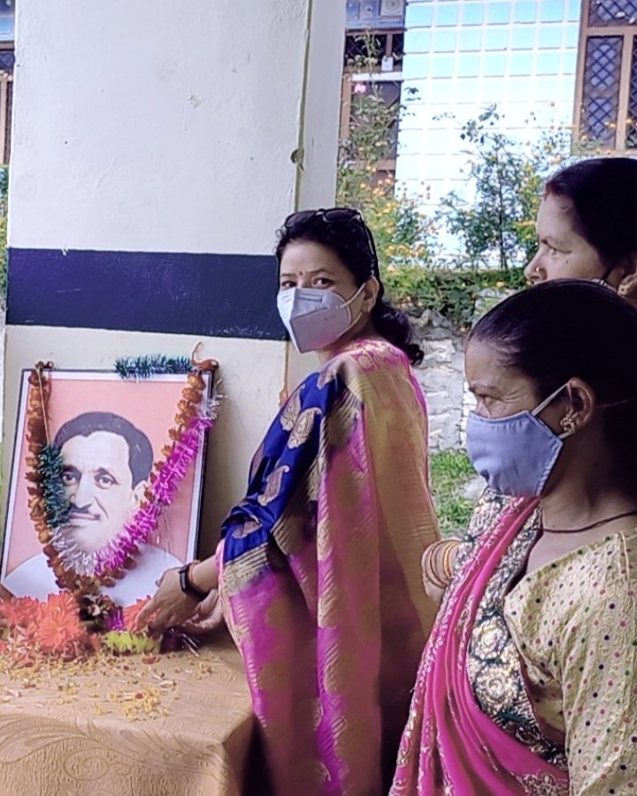 भारतीय राजनीति को अपने प्रखर विचारों से समृद्ध बनाने वाले, एकात्म मानववाद के प्रणेता एवं अन्त्योदय की विचारधारा को पोषित करने वाले जनसंघ के संस्थापक सदस्य श्रद्धेय पंडित दीनदयाल उपाध्याय जी की जयंती पर कोटिश: नमन।🙏🙏🌺🌼