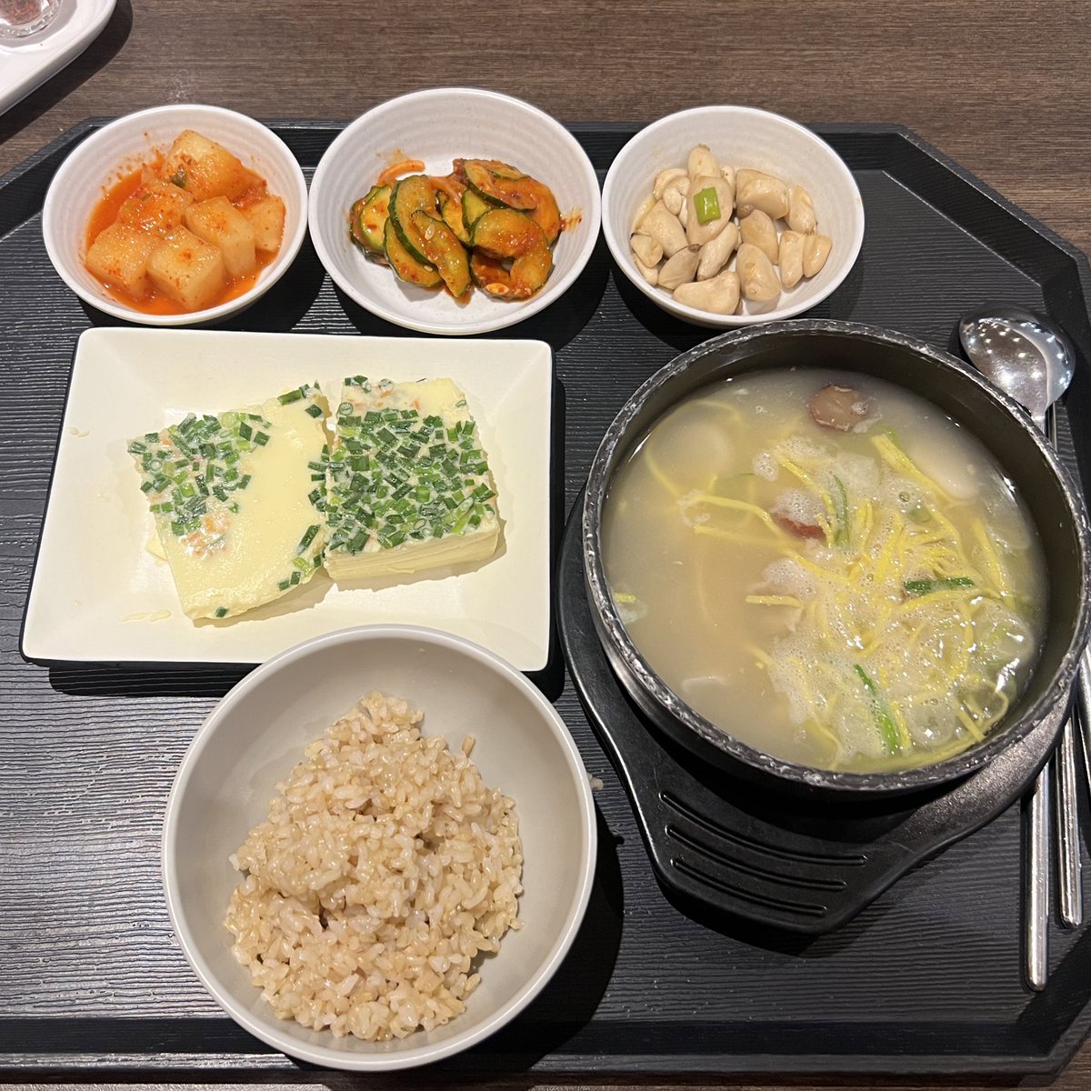 누룽지수삼닭곰탕 맨날나오세요