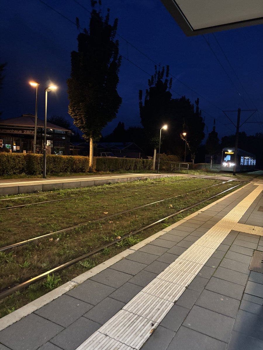 Early Morning - on my way to #dgu2024
In Leipzig - can’t wait to see all the colleagues and new data - <a href="/dgukongress/">DGU Kongress</a>