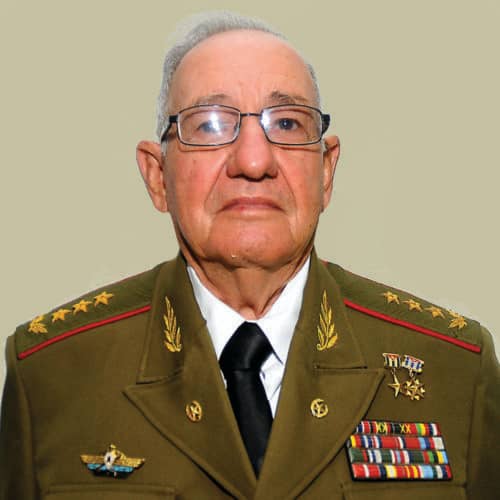 Hoy te hiciste eterno, Hasta la Victoria Siempre General Espinosa. 
#Cuba