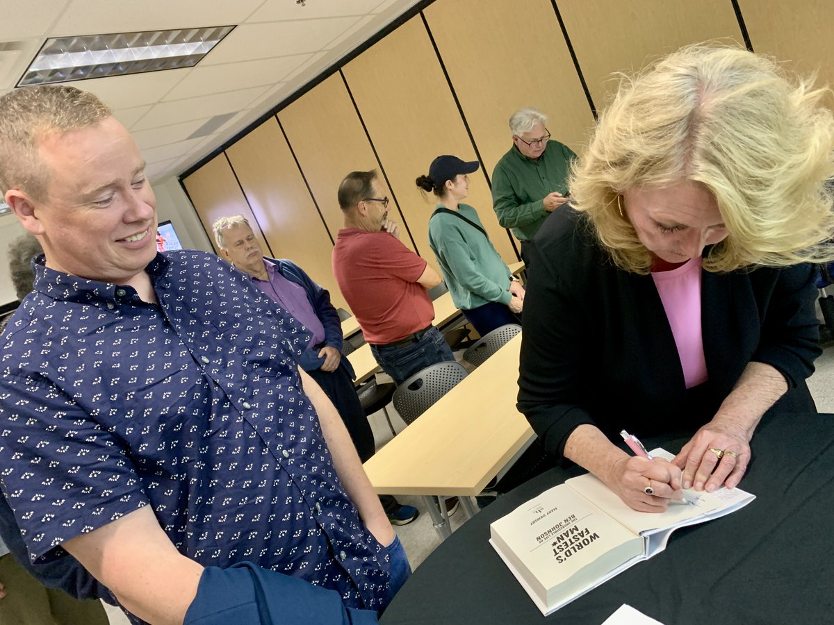 AlgonquinPEM's tweet image. 📚 Tonight’s speaker series with @MaryOrmsby  was a full house! 🙌 Her deep dive into World’s Fastest Man – The Ben Johnson Story captivated us all, offering powerful insights into the complexities of elite sports. #SpeakerSeries #WorldsFastestMan #MaryOrmsby #InspiringTalk