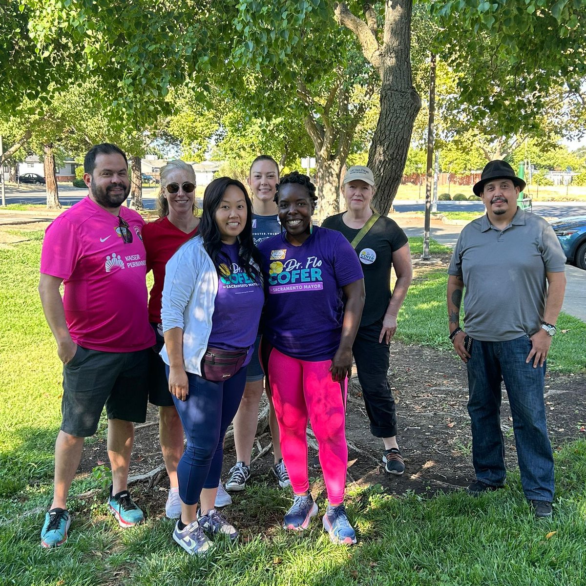 Flo4Sacramento's tweet photo. Our Sunday morning canvassing volunteers in #Meadowview! Thank you so much to @maivangsacramento for coming out to canvass with us!! 

If YOU'D like to join #TeamFlo check out opportunities on our website https://t.co/uVc1gaQjvQ

#FloForMayor https://t.co/3q0ULrGefl