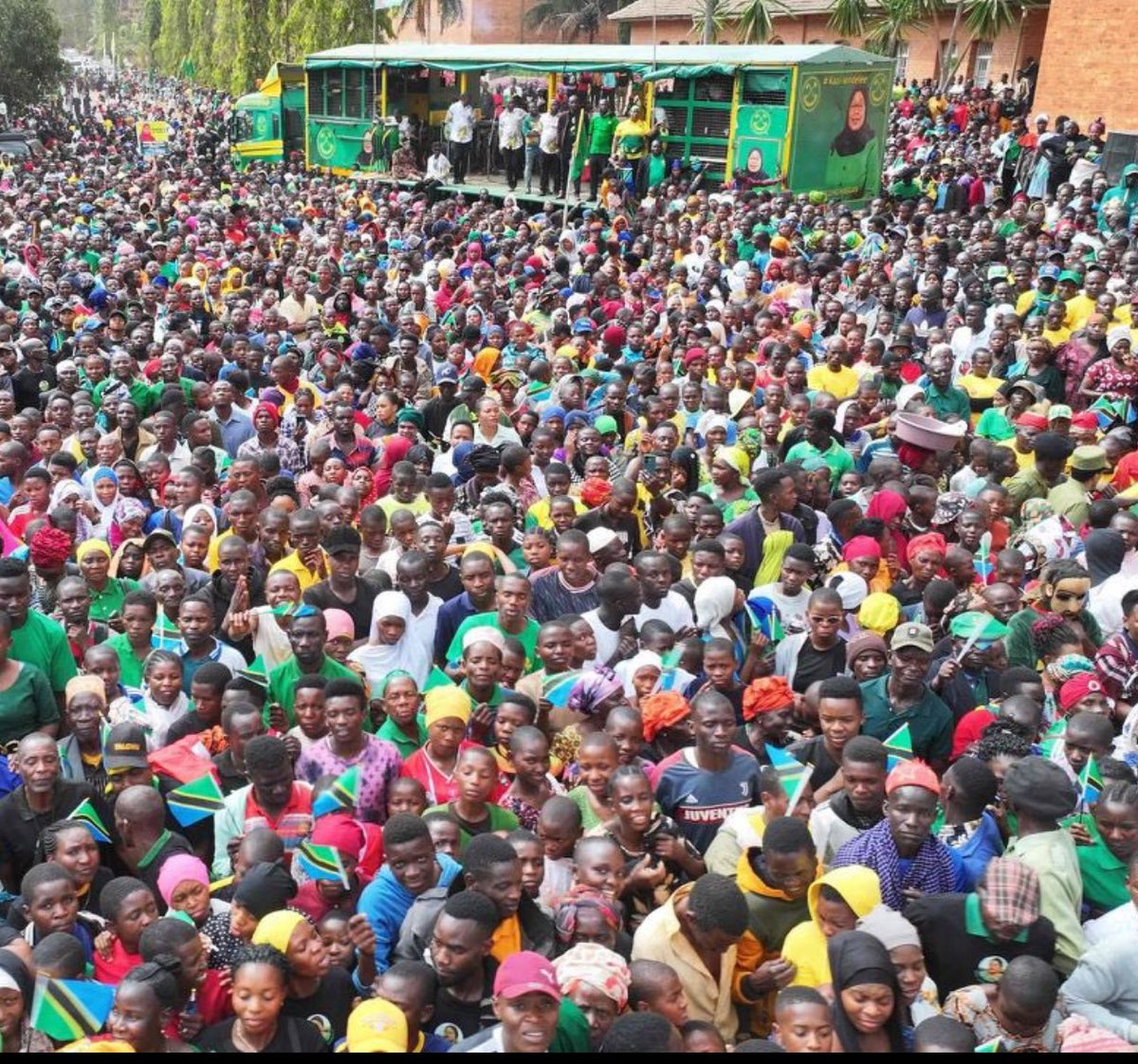 rich_marcas's tweet photo. Haya ndio maadamano ya ccm ya amani kweli🖐️Tena https://t.co/K2kxX5hTZd