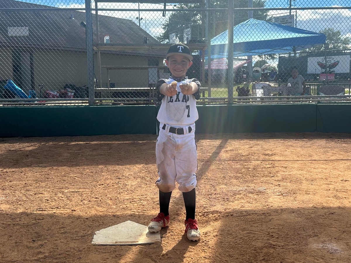 🏆 ETX Bombs Away (Sponsored By BCG Trailer Parts)🏆

 🥇7U AA Champions: East Texas 6 Shooters 7U

🥈 7U AA Runner-Ups: Border City Backs 7U- Smith

🌟7U AA MVP: Ivan Gamez