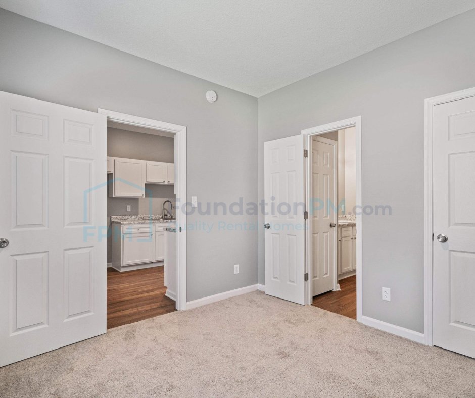 Foundation_PM's tweet photo. 3835 Bowen Ave, Memphis, TN 38122
🏡✨ $2,100 | 4 BR | 2 BA | 1350 sqft in Memphis! ✨🏡
Immediate Move-In Available! 🏃‍♂️ This NEWLY RENOVATED gem won’t last long! 😍
ZERO Security Deposit for qualified applicants! 💰🙌
#MemphisLiving #NewHomeVibes #MoveInReady #NoDeposit https://t.co/FAAY9asm1f