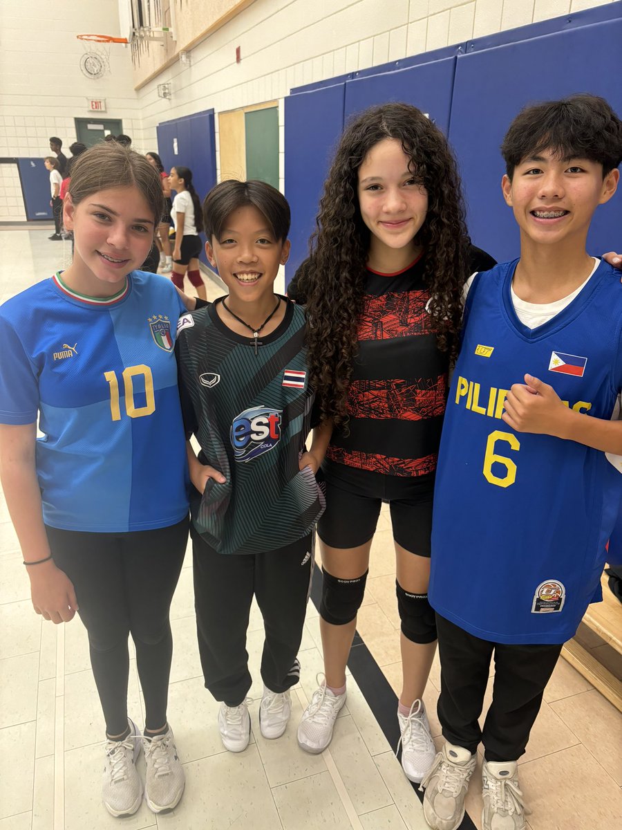 SRWS_YCDSB's tweet photo. Celebrating SRWS’s International Day! We are Diverse, We are One in Christ @YCDSB @laurasawicky https://t.co/jrnCa1Z0yg