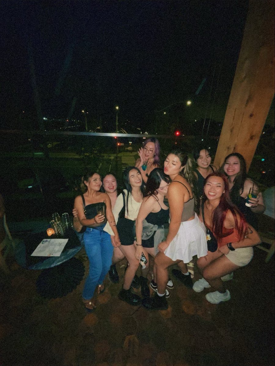 mirandaswlee's tweet image. girls night shenanigans