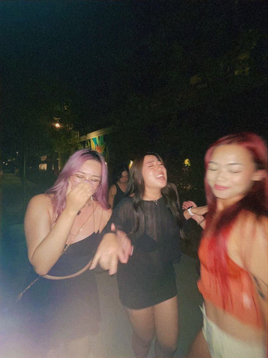 mirandaswlee's tweet image. girls night shenanigans