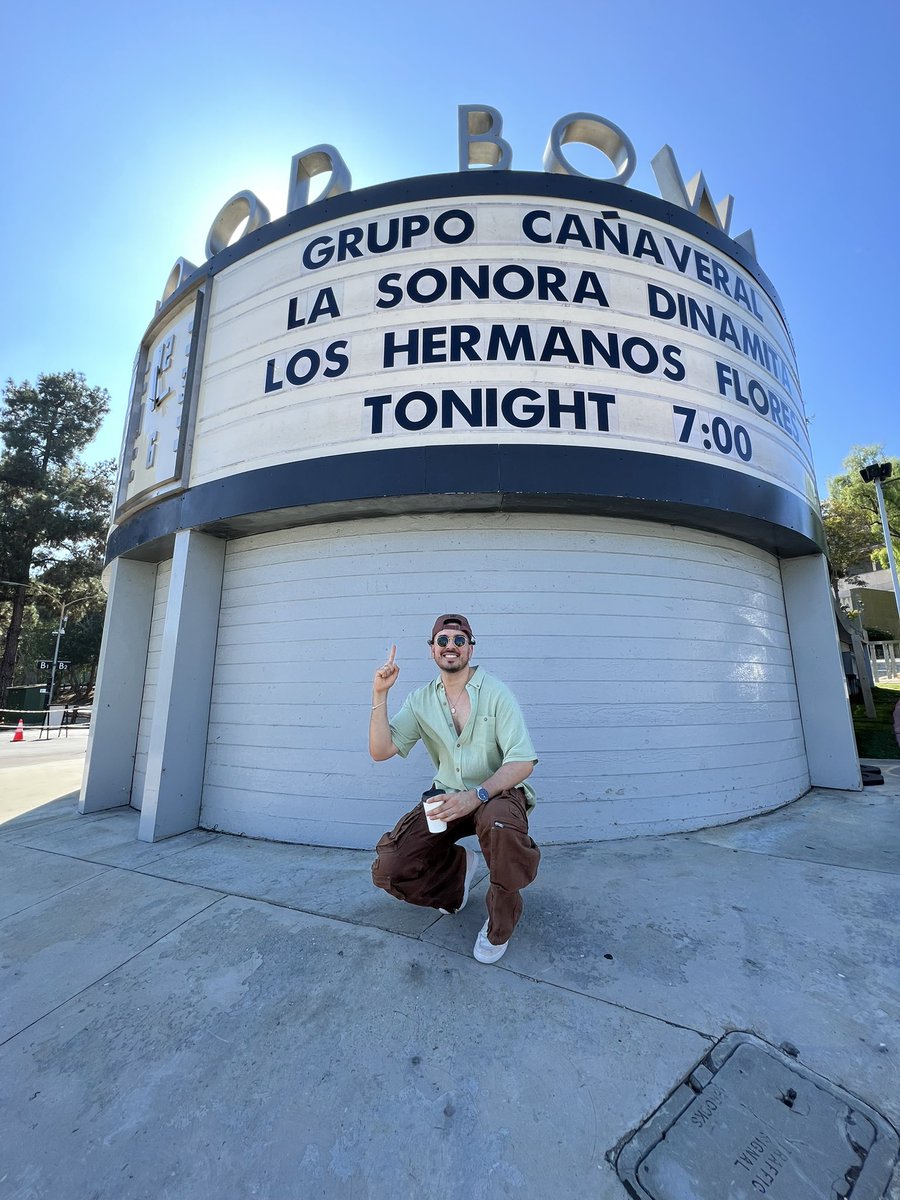 andresseuv's tweet photo. Nunca pensé tener la oportunidad de cantar en este escenario que namas conocía en el GTA🥲🤍 GRACIAS a todos los que nos acompañaron🔥 https://t.co/QRd7QGbtID