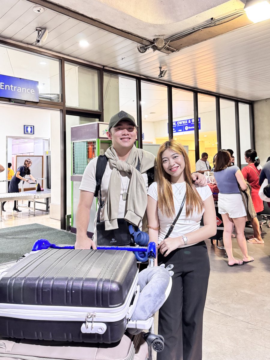 Pearlyshengg's tweet photo. I love you and I am so proud of you. See you next year, my love🫡🤍 https://t.co/qBEPtL9e1K