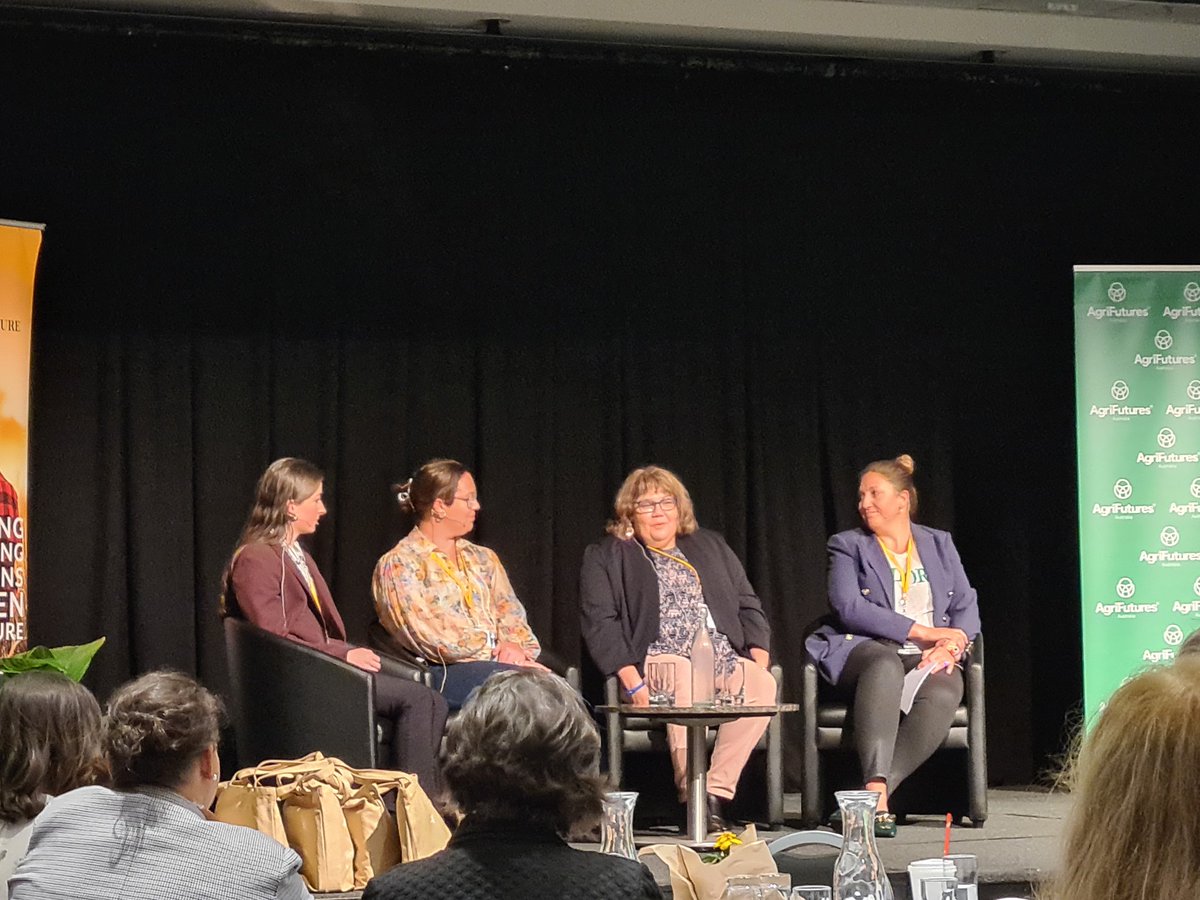 Charlotte Aves tweet media