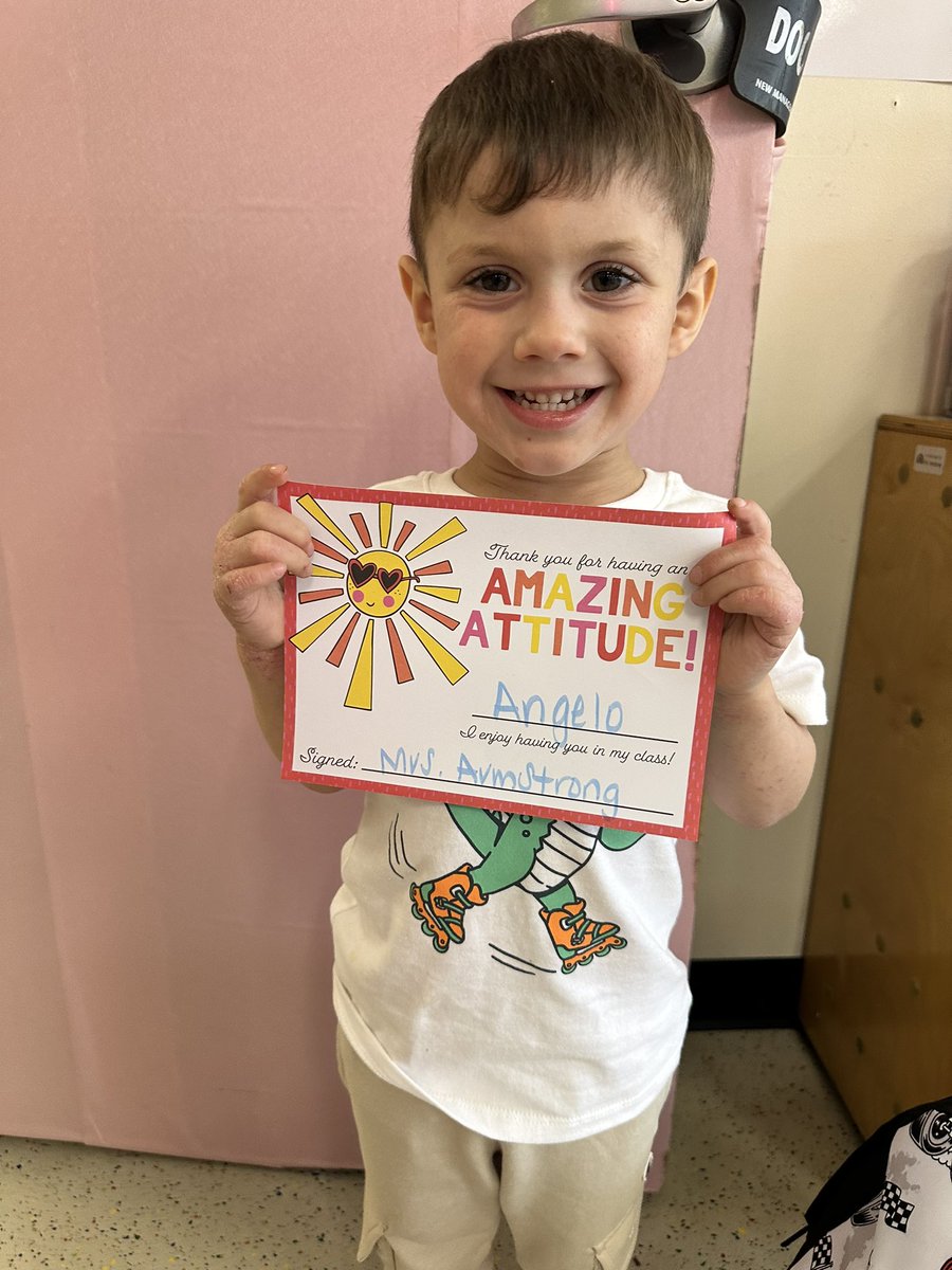 jarmstrong1720's tweet photo. Spreading Kindness and Amazing Attitudes π #preschool #bekind #koalaclass @StaffordTwpEd @Director_Oxy https://t.co/m47P9G0sd0