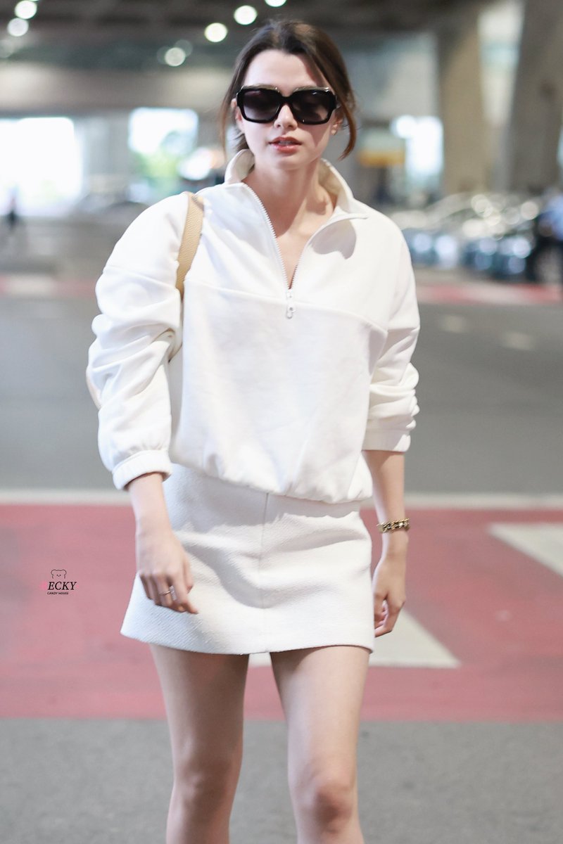 BeckyCandyHouse's tweet image. Good morning my baby
@AngelssBecky 

REBECCA ICONIC GIRL PFW25
#LeDefileLOrealxBecky
#beckysangels