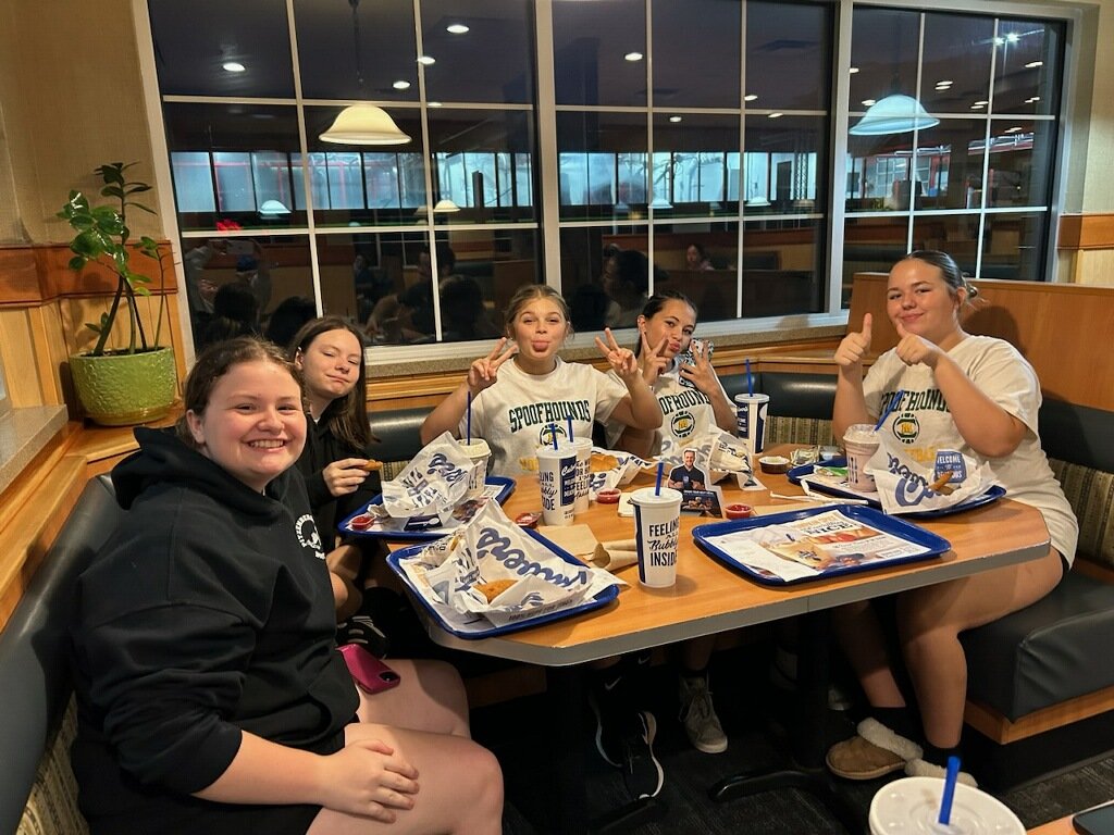 lefeber_josh's tweet image. 🏐Tough 2 team loss tonight🏐

B team in 2 sets, A team in 3
#SpoofhoundPride
Culvers to refuel!