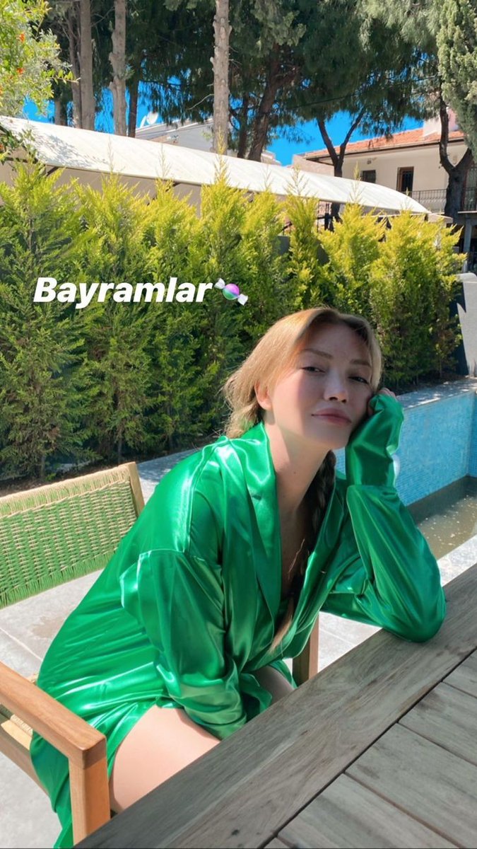 SATIN_CLUB's tweet photo. The green satin looks fantastic in the sun! 💚☀️
Follow @SATIN_CLUB for more!
Tags: #satin #satinlove #satinfetish #satinblouse #satinshirt #satindress #satinjacket #satinjumpsuit #satinsheets #silk #shiny #fetish https://t.co/dtYaWEYBS8