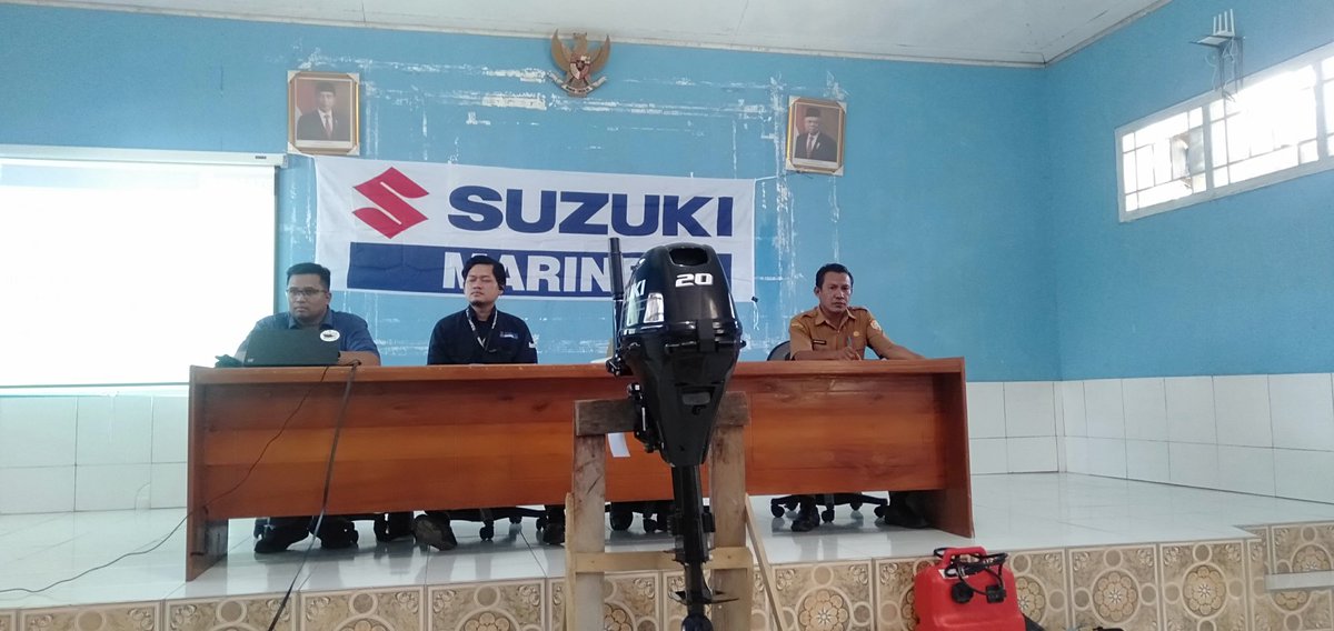 Abil_Ibil's tweet photo. Selasa 25/09/24, Abdul Yusup Tiapon Luhkan Halteng, Dinas Perikanan bersama Tim suzuki Melakukan kegiatan sosialisasi/Pelatihan perbaikan dan pengoperasian mesin tempel suzuki di Aula Dinas perikanan Kab halmahera Tengah #GiatLuhkanSatminkalAmbon
#LuhLapor #Halteng @BP3_Ambon https://t.co/Q6B4QYr3aV