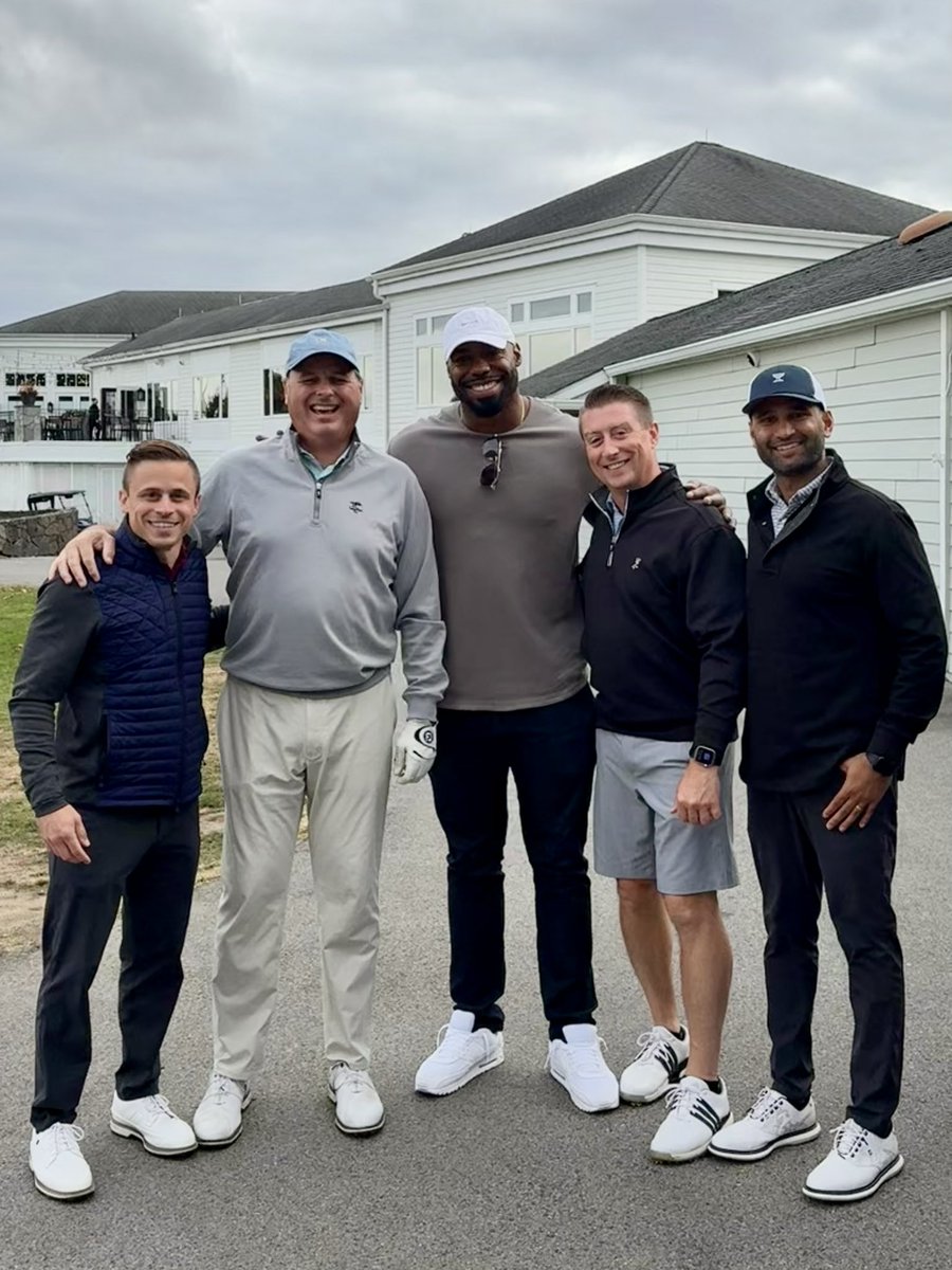 uSTADIUM's tweet image. The Arcara group came in at -9 under to with the “Teeing it up with Tyron” charity golf outing.

S/O @TrophySmack for the awesome trophy! 
What a day @MHMFNJ.