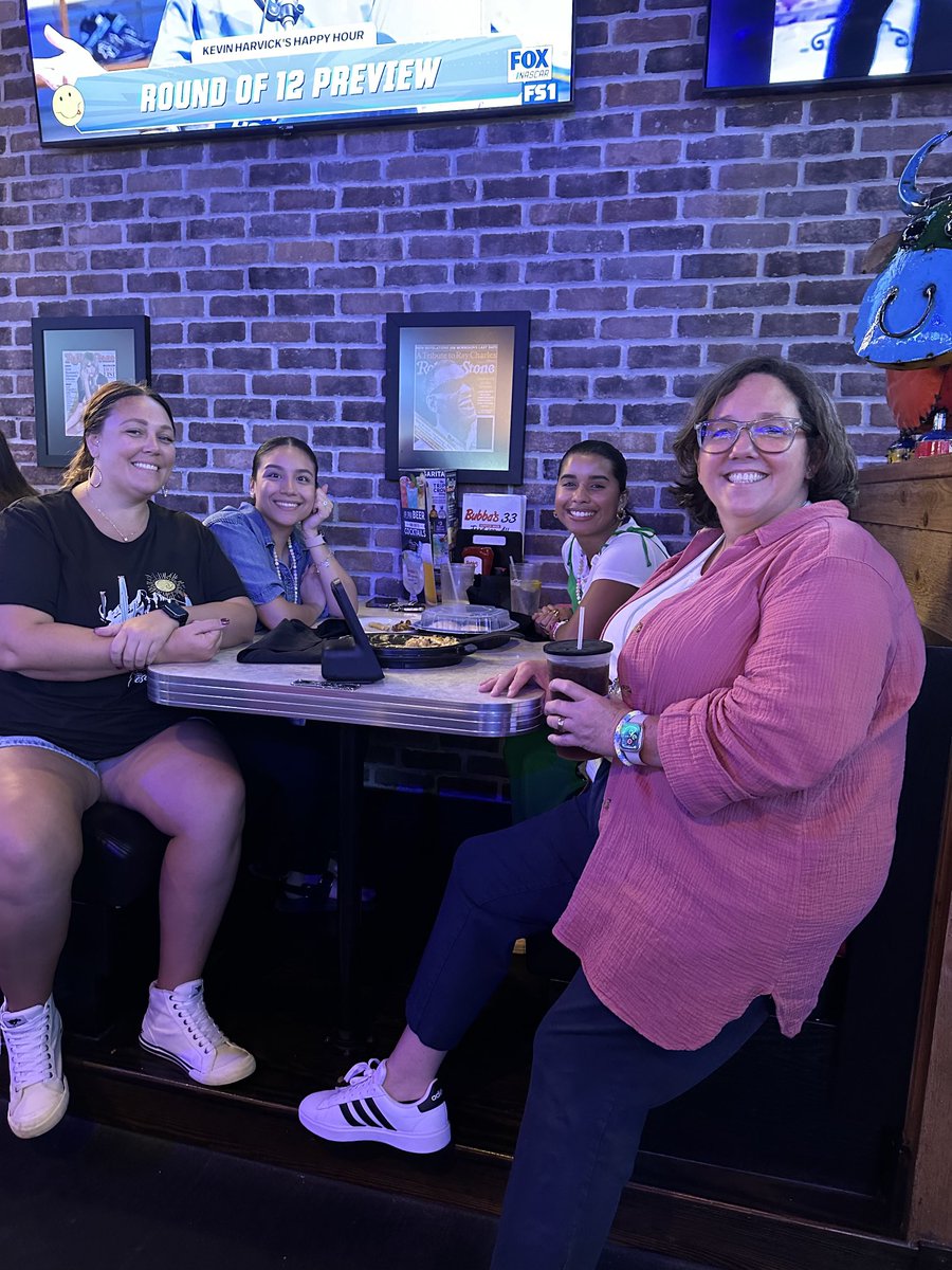 Fun supporting ⁦<a href="/OLE_Leopards/">Leonard Elementary</a>⁩ PTA at Bubbas 33!  Bonus, great food!!!!