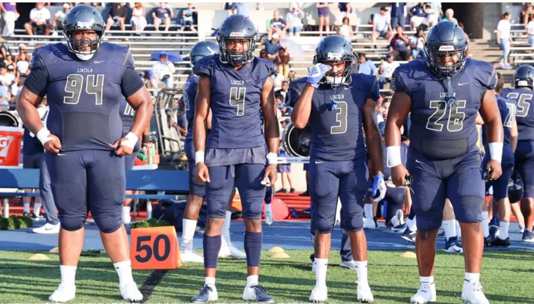 Bryson_D75's tweet photo. Blessed to receive another offer from Lincoln university of Missouri! Big thanks to @Work_Dove!!!

@LenoirCityFB_ @CoachPayne__ @CoachWilhite25 @CSmithScout https://t.co/fDM27ISjco