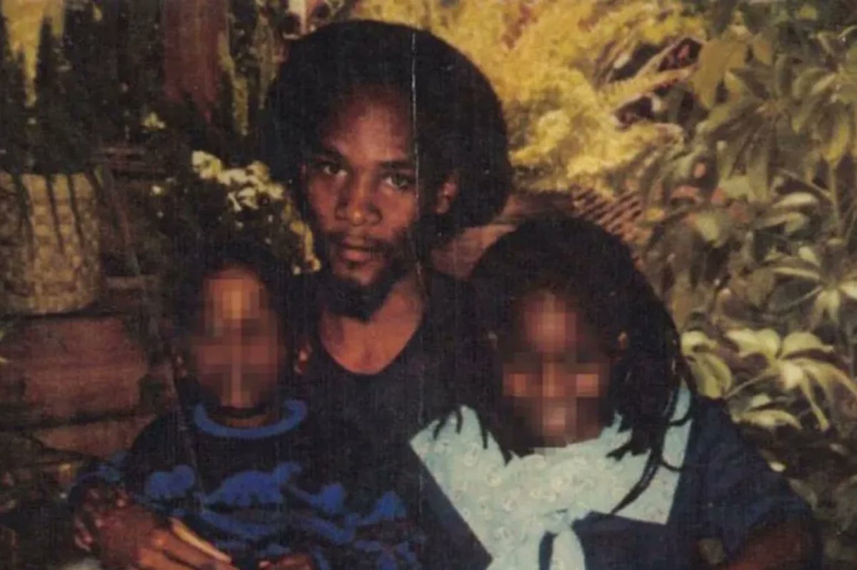 Habislike's tweet photo. Missouri Governor Mike Parson pardoned the McCloskeys, who pointed guns at protesters, but did nothing to stop the execution of Marcellus Williams.. an innocent man, executed today, despite DNA evidence proving his innocence.
#MarcellusWilliams #ThisIsAmeriKKKa #BLM https://t.co/lNWHgekoSk