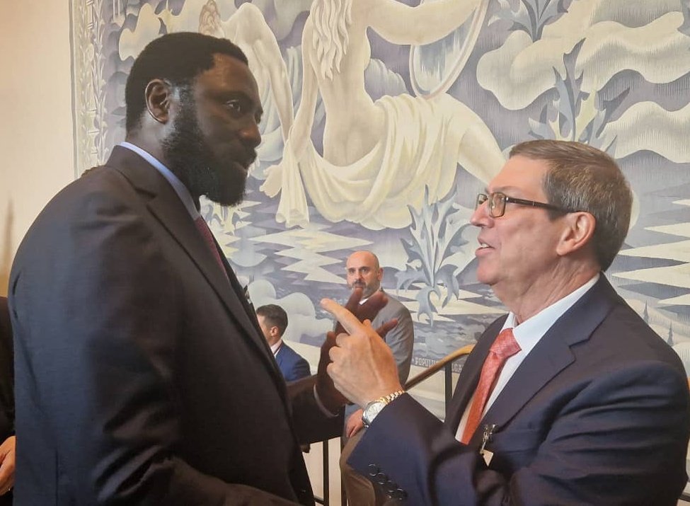 Conversé con el Canciller de #Gambia, Mamadou Tangara, en el marco de #AGNU79.

Destacamos el excelente estado de las relaciones entre los dos países y los avances en la cooperación bilateral.