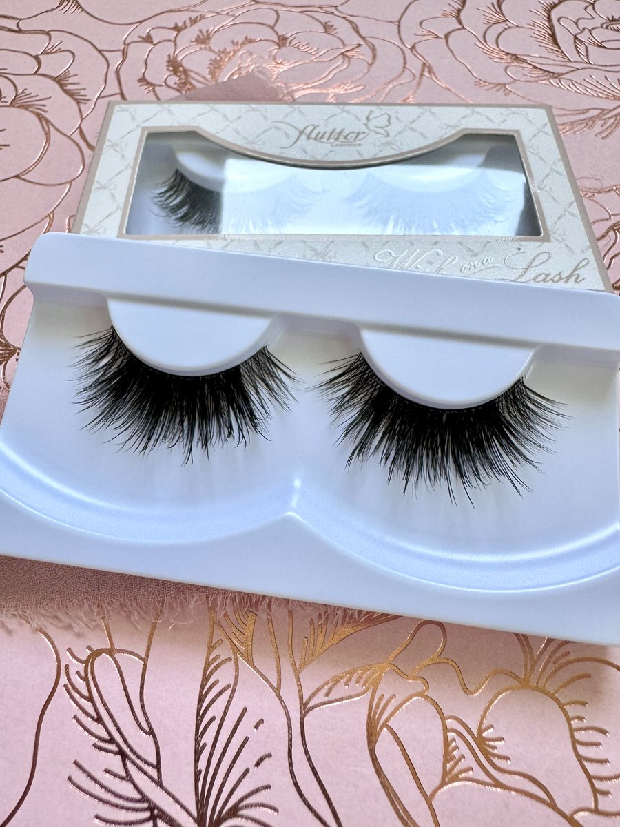 FlutterLashes1's tweet image. Up close and personal🎀 Dollette Lashes from our Wish on a Lash Collection! Code: Coquette FlutterLashes.com