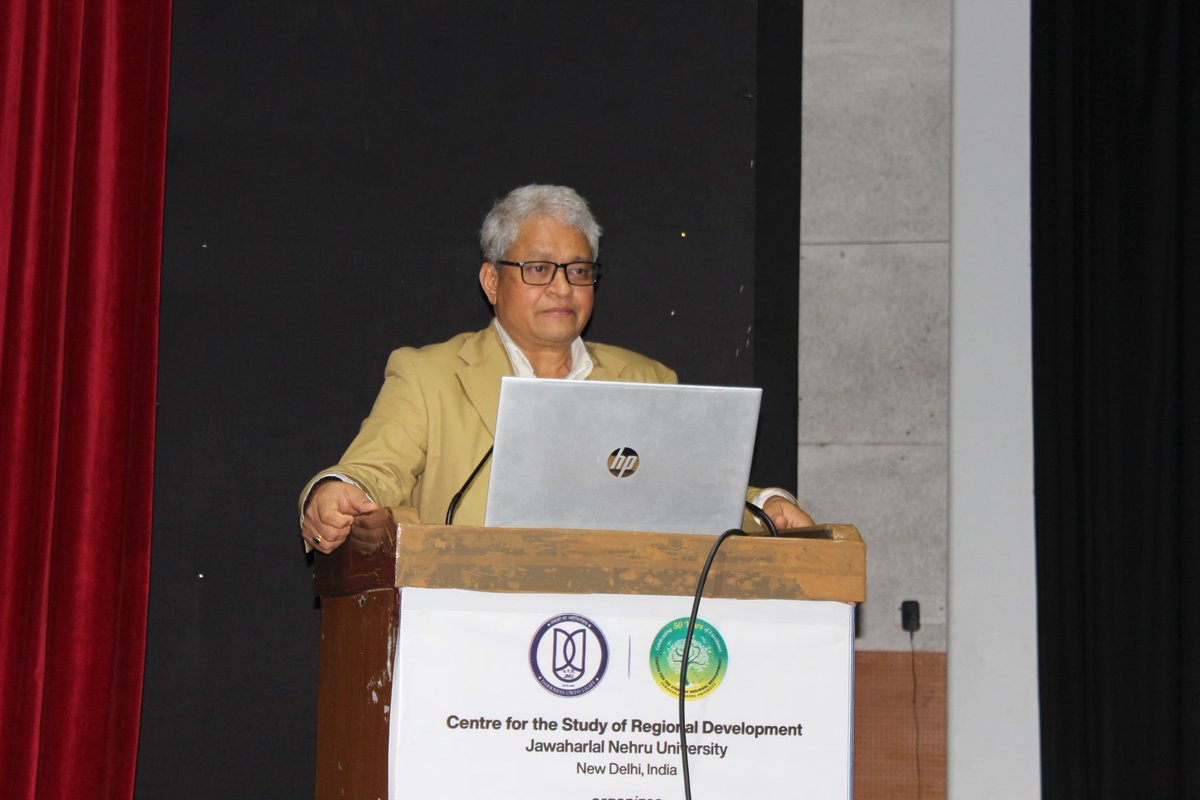 suraj_2019's tweet photo. Prof AP Dimri delivering his lecture at DRR in Himalayas at JNU ⁦@apdimri1⁩ https://t.co/ZeQFpGPlxm