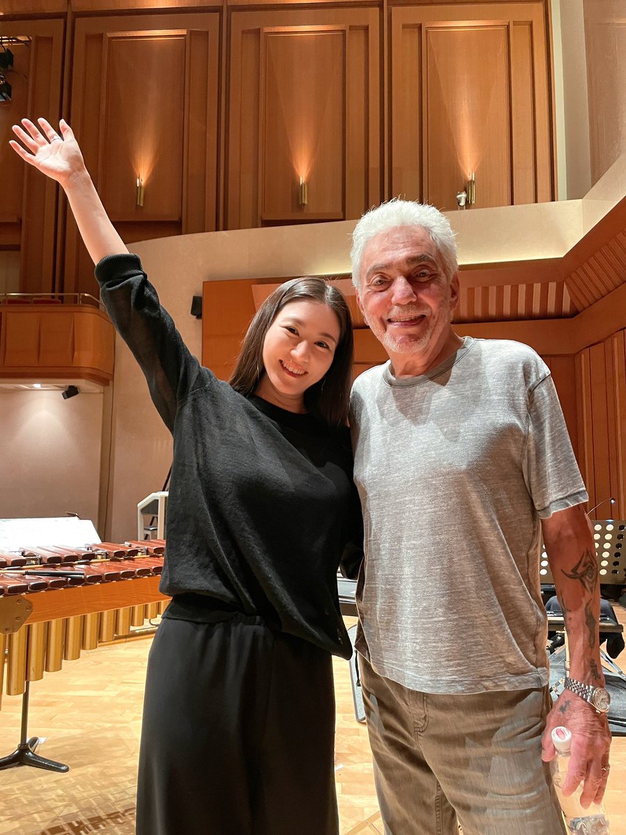 ayakotanaka223's tweet photo. Rehearsal for a special concert celebrating the birthday and 25th anniversary of the wonderful marimbist Mika Stoltzman👸And with great soloists.Incredible to be singing with them.!
#mikastoltzman #richardstoltzman #satorushionoya #yosukeinoue #mutsukiwatanabe and #stevegadd
ミカ・ストルツマンさんのお誕生日&25周年記念スペシャルコンサートゲスト出演のためのリハーサル。メンバーが凄すぎてと、ミカさんがかっこよくて痺れました。
#ミカストルツマン #リチャードストルツマン #塩谷悟 #井上陽介 #渡辺睦樹 #スティーヴガッド