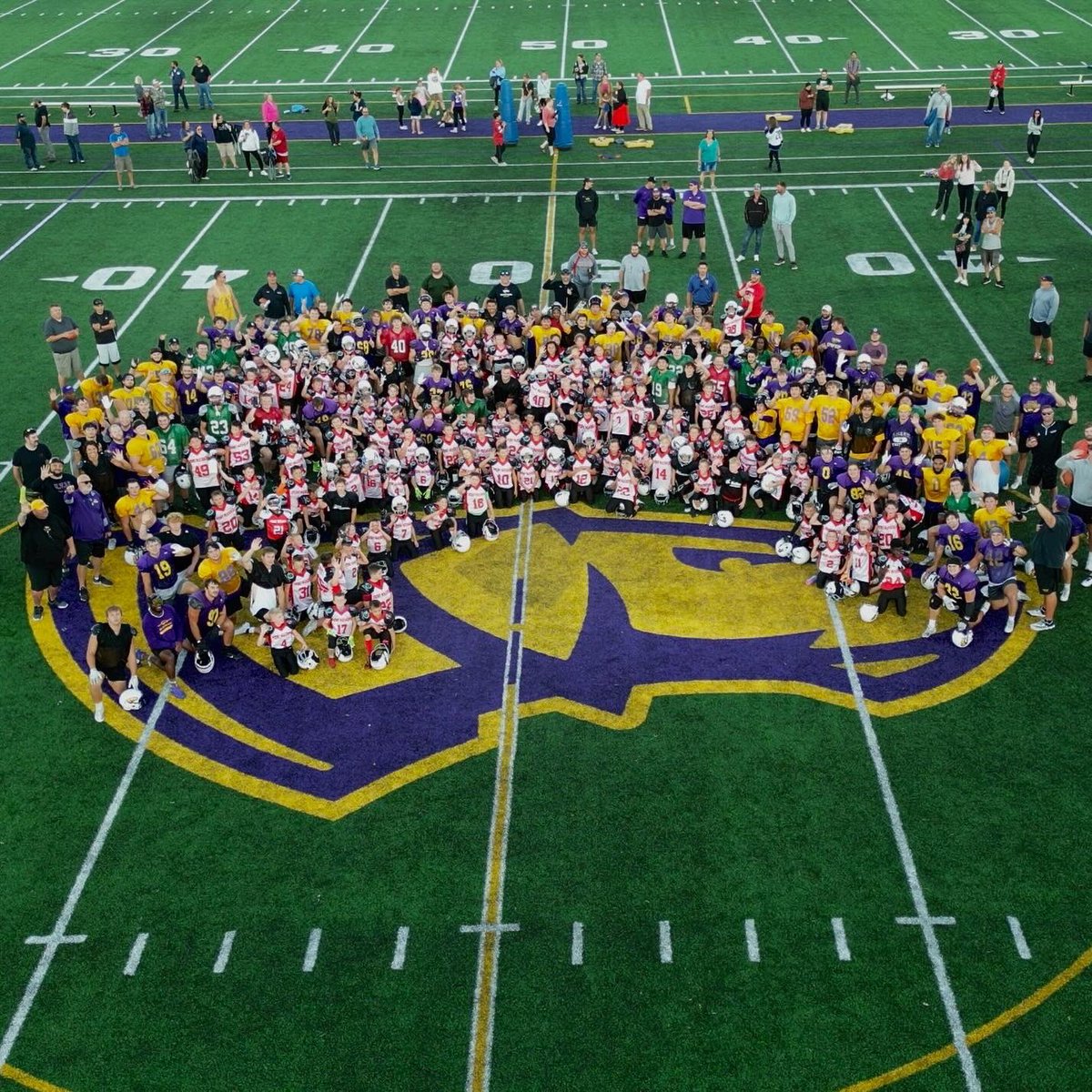UWSP Football (@uwspfootball) on Twitter photo We had an amazing time practicing with the youth team today! We may have a bye week but we’re still out here getting reps in
#RollDawgs We had an amazing time practicing with the youth team today! We may have a bye week but we’re still out here getting reps in
#RollDawgs