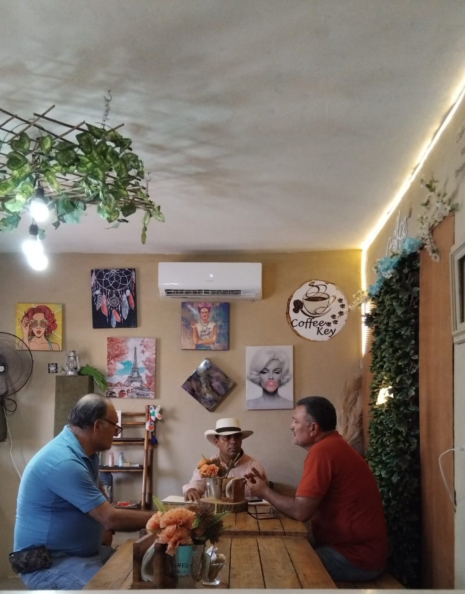 "Nunca dudes de un pequeño grupo de cuudadan@s pensantes y comprometid@s puedan cambiar el mundo".Margaret Mead.#LSC
#ReuniónConChoferes