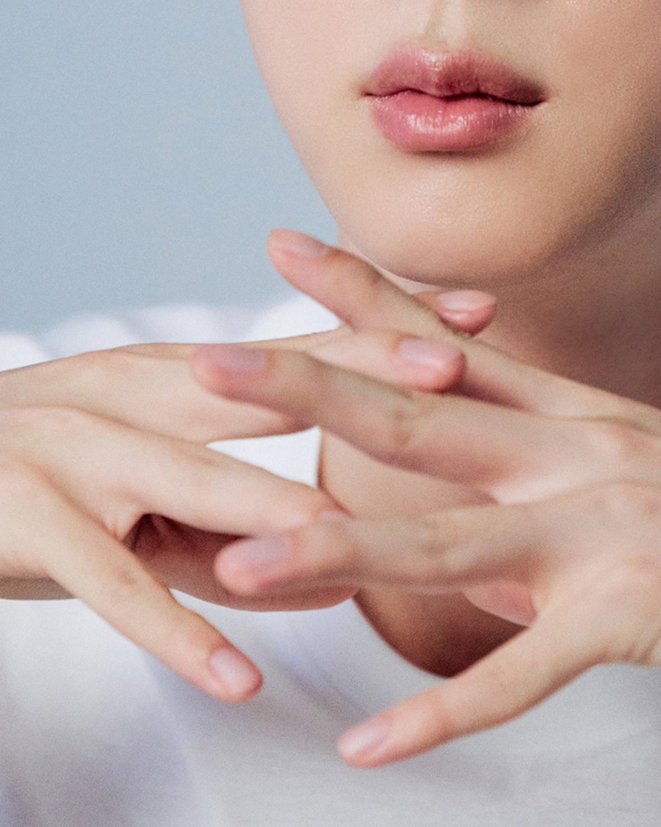 아니 이 손은 …!!!

손만 봐도 누군지 알 것 같다면 
풋쳐핸썸🖐 월와핸썸✨

#라네즈새뮤즈 #라네즈뉴모델