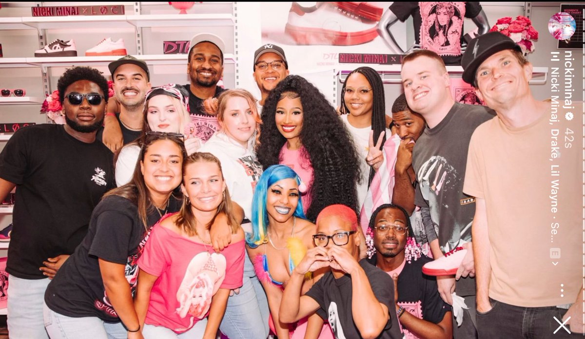 TeamMinajBeyond's tweet photo. Yooo this shit right here!! 🥲🥲💕💕 @NICKIMINAJ https://t.co/8bq4tg0zWf