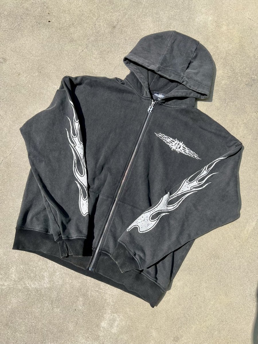 HellraiserZay's tweet photo. Back on this shit… OCTOBER 20TH 

VENGEANCE ZIP-UP HOODIE https://t.co/ojVzAeC6SS