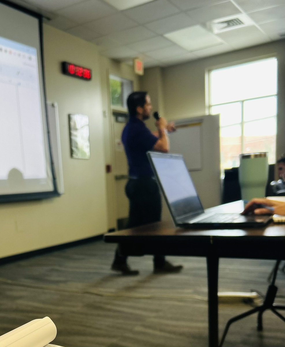 Prin_MayerPRMS's tweet image. So incredibly grateful for all of the work that this amazing educator has done for @PorterRidgeMSNC &amp;amp; the EC Dept!! He got to present his plans &amp;amp; ideas for growth to the SNAs at AP Academy today! #RepresentPR @AGHoulihan @BashawnHarris @chrisscloset @blaise05 @UCPSNC