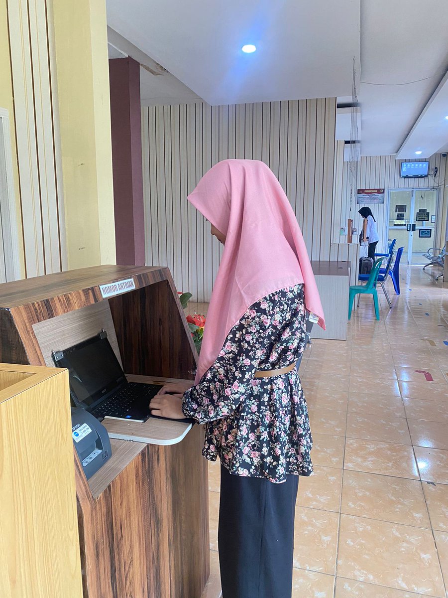 OiSpkt's tweet photo. Pengisian link Responden IKM oleh masyarakat secara mandiri di satpas SPKT Terpadu

#polisiindonesia 
#polisipresisi 
#poldasumsel 
#polresoganilir 
#beyondtrustpresisi2024 https://t.co/qyWnKWIqce