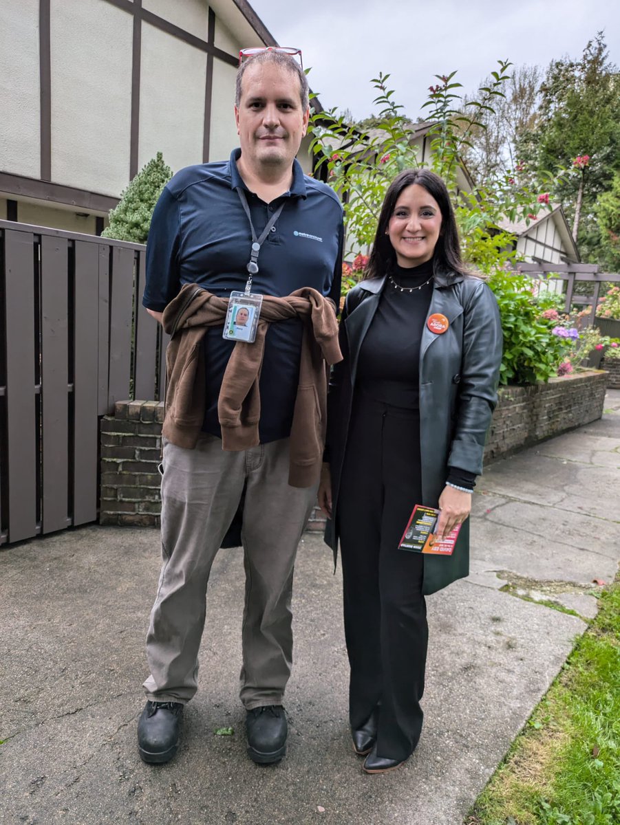 reah4burnaby's tweet image. Had a great chat with Remy. He said he’s worried about the future of healthcare and worker's rights. We’re taking action to improve healthcare - building more hospitals across communities. Unlike Rustad, we’ll continue to invest in our public healthcare. #bcndp #actionforyou