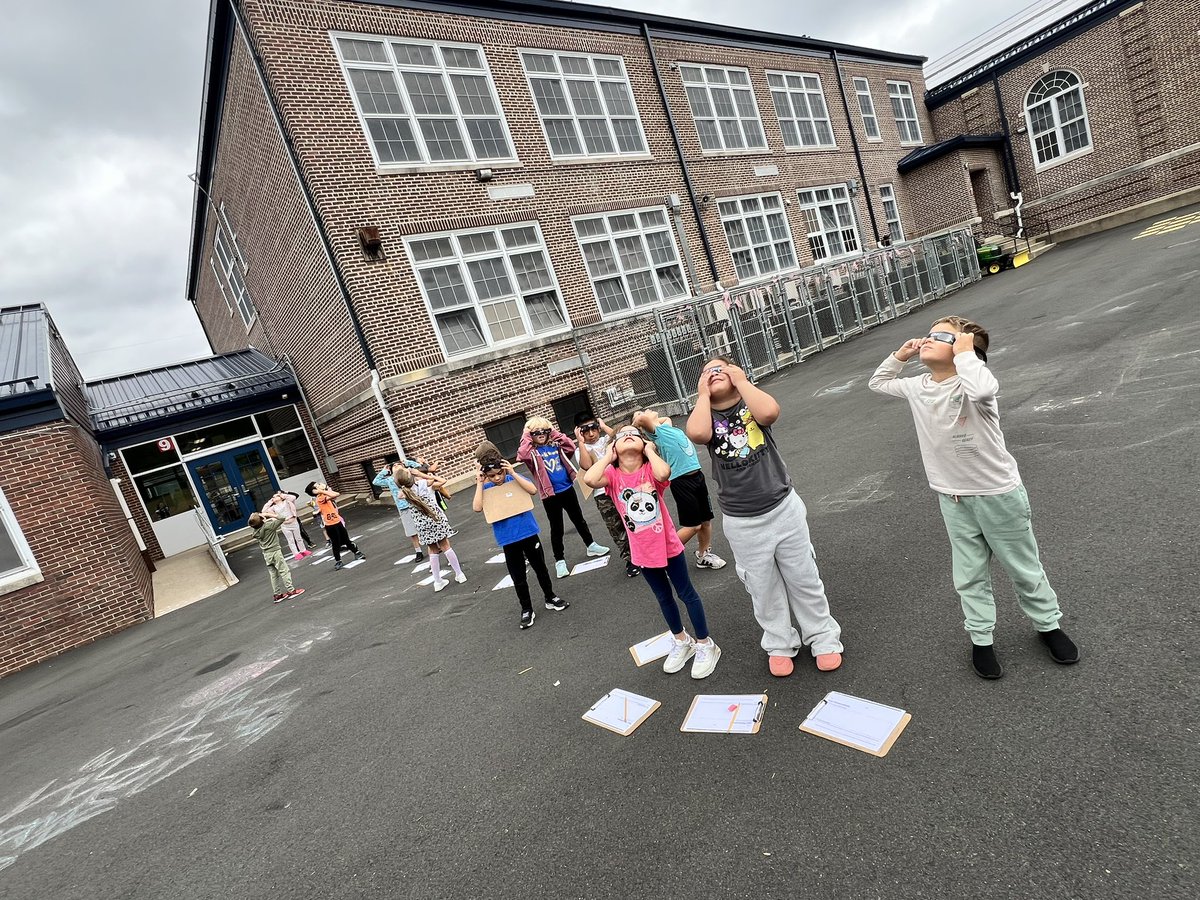 Michelle Liwacz (@msliwacz) on Twitter photo Oh boy… “sun observations” not going as planned. At least we were able to tell where (in the sky) the sun was coming from. We may have to pause this lesson until next week 🌧️ So much fun using our “science tools,” though! 😎 <a href="/_drdamian/">Damian N. Bariexca, Ed.D.</a> Oh boy… “sun observations” not going as planned. At least we were able to tell where (in the sky) the sun was coming from. We may have to pause this lesson until next week 🌧️ So much fun using our “science tools,” though! 😎 <a href="/_drdamian/">Damian N. Bariexca, Ed.D.</a>